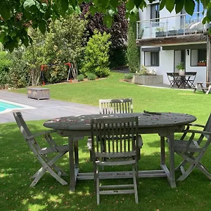Appartement Adeline : 2 Chambres Au Calme, Situation Parfaite Entre Et Village, Avec Vue Lac, Piscine, Jardin
